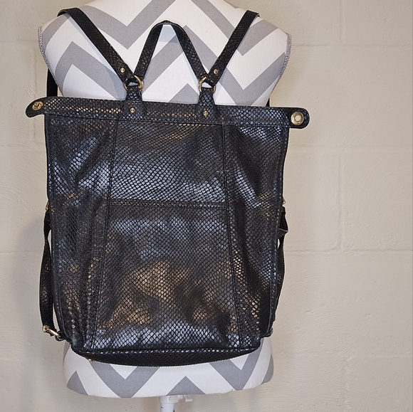 TUSK Small Gotham Snake Skin Leather Black Adj Strap Top Security Snap Backpack. - Picture 2 of 13